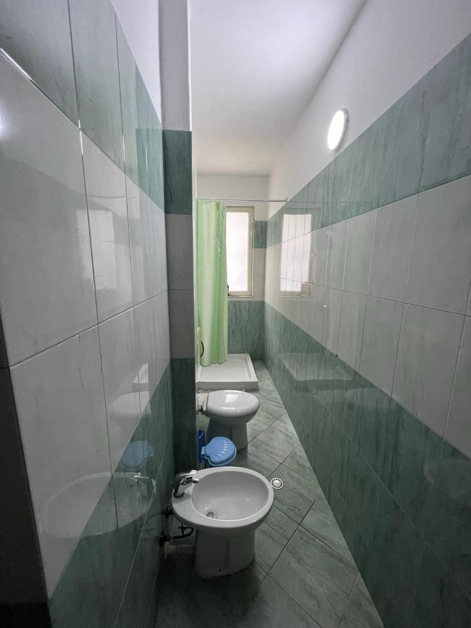 Vivi La Tua Vacanza Con L'Appartamento 1 Di Ervin! Enjoy Your Holiday With Ervin'S Apartment 1! Vlorë Екстериор снимка